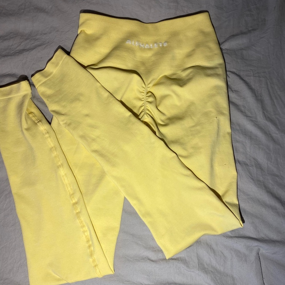 Alphalete Women’s Leggings, size xs with butt sculpting